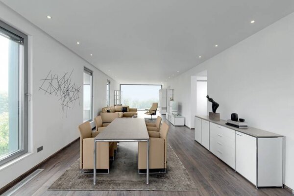 Dauphin Home