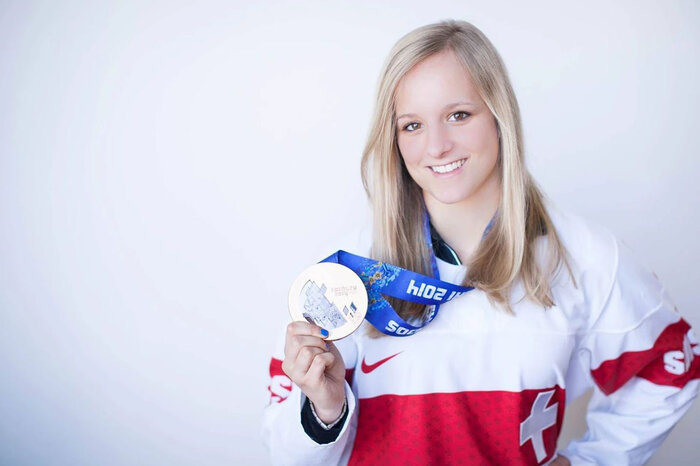 Lara Stalder